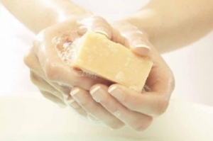 Главный инфекционист Новосибирской области посоветовала мыть руки хозяйственным мылом