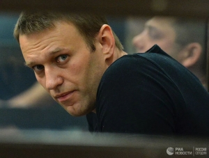 Алексей Навальный в тяжелом состоянии в реанимации больницы скорой медицинской помощи в Омске
