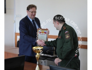 Глава города Сергей Завражин поздравил военный комиссариат Искитима за успешный призыв осенью 2020 года