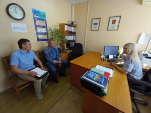 Председатель Общественного совета при отделе полиции "Искитимский"  посетил отдел по вопросам миграции
