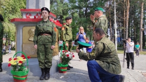 Празднование Дня пограничных войск прошло в Искитиме в парке имени пограничника Ивана Коротеева