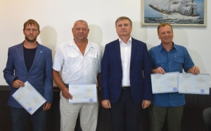 Удостоверения инструкторов-проводников получили четыре специалиста Станции юных туристов Искитимского района