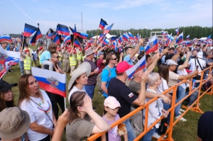 Авиашоу стало кульминацией фестиваля «Будем жить!» в Новосибирской области