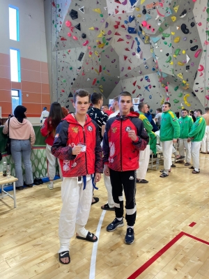 Три медали привезли борцы Искитимского района с первенства СФО