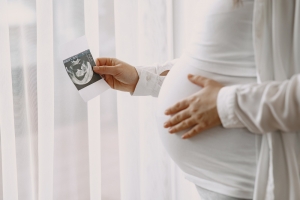 На портале госуслуг запущен сервис оформления пособия по беременности и родам неработающим мамам