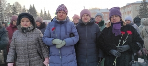 В День Героев Отечества в России искитимцы возложили цветы к Мемориалам