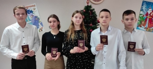 Паспорта вручили юным искитимцам, представителям детских и молодёжных движений