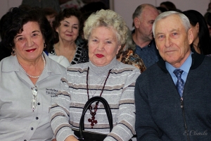 Ветеранов культуры Искитима пригласили на "Рождественские встречи"