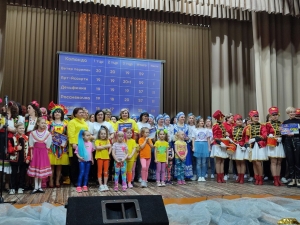 Команды школы № 12 и детского сада "Медвежонок" стали победителями "Битвы хоров"