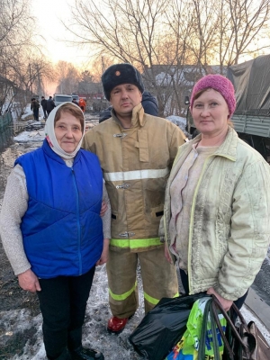 Жителей затопленного дома спасли в Листвянке