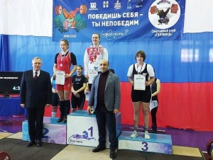 Тяжелоатлетка Виктория Подгузова из Искитима - абсолютная чемпионка Новосибирской области